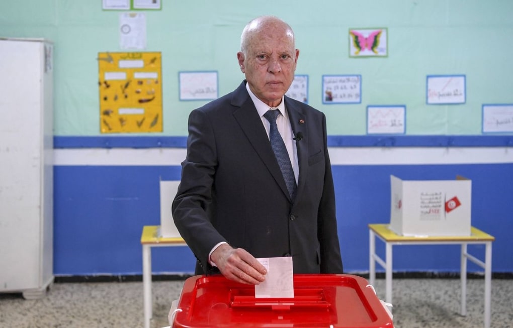 Les Tunisiens ont boycotté les urnes, le Président appelé à partir