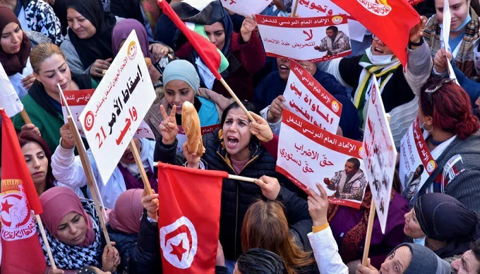 La Tunisie renoue avec la chape de plomb