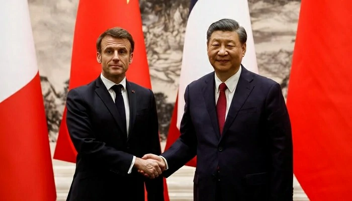 A Pékin, E. Macron rencontre Xi Jimping