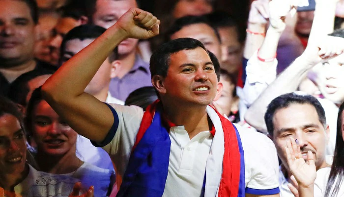 Le Paraguay reste arrimé à la droite