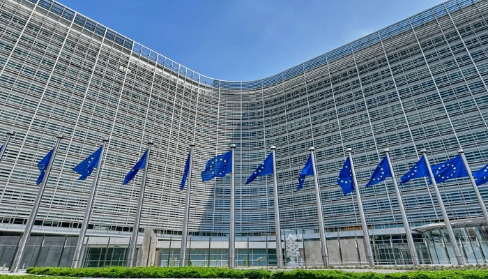 Bruxelles relève ses prévisions de croissance européenne