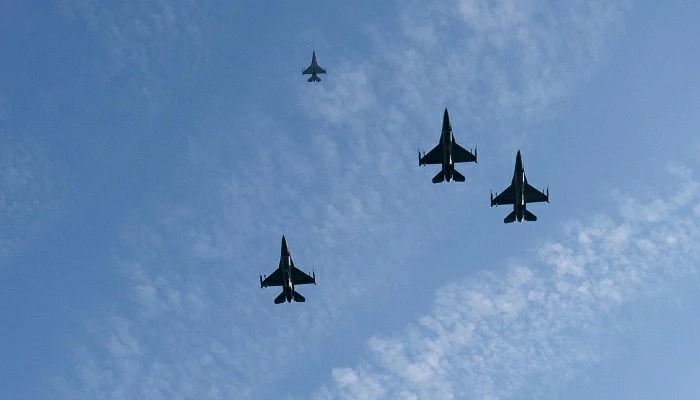 Feu vert US pour doter Kiev de F-16 : Un pas de plus dans l’escalade militaire