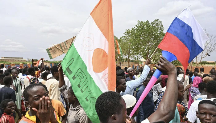 Refus de l’intervention militaire au Niger : Des milliers de manifestants exigent le départ des forces françaises
