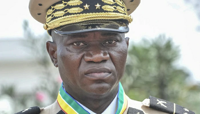 L’ère Bongo enterrée : Un général préside la transition