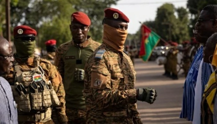 Le patron de la gendarmerie burkinabé limogé : Soupçons de sédition…
