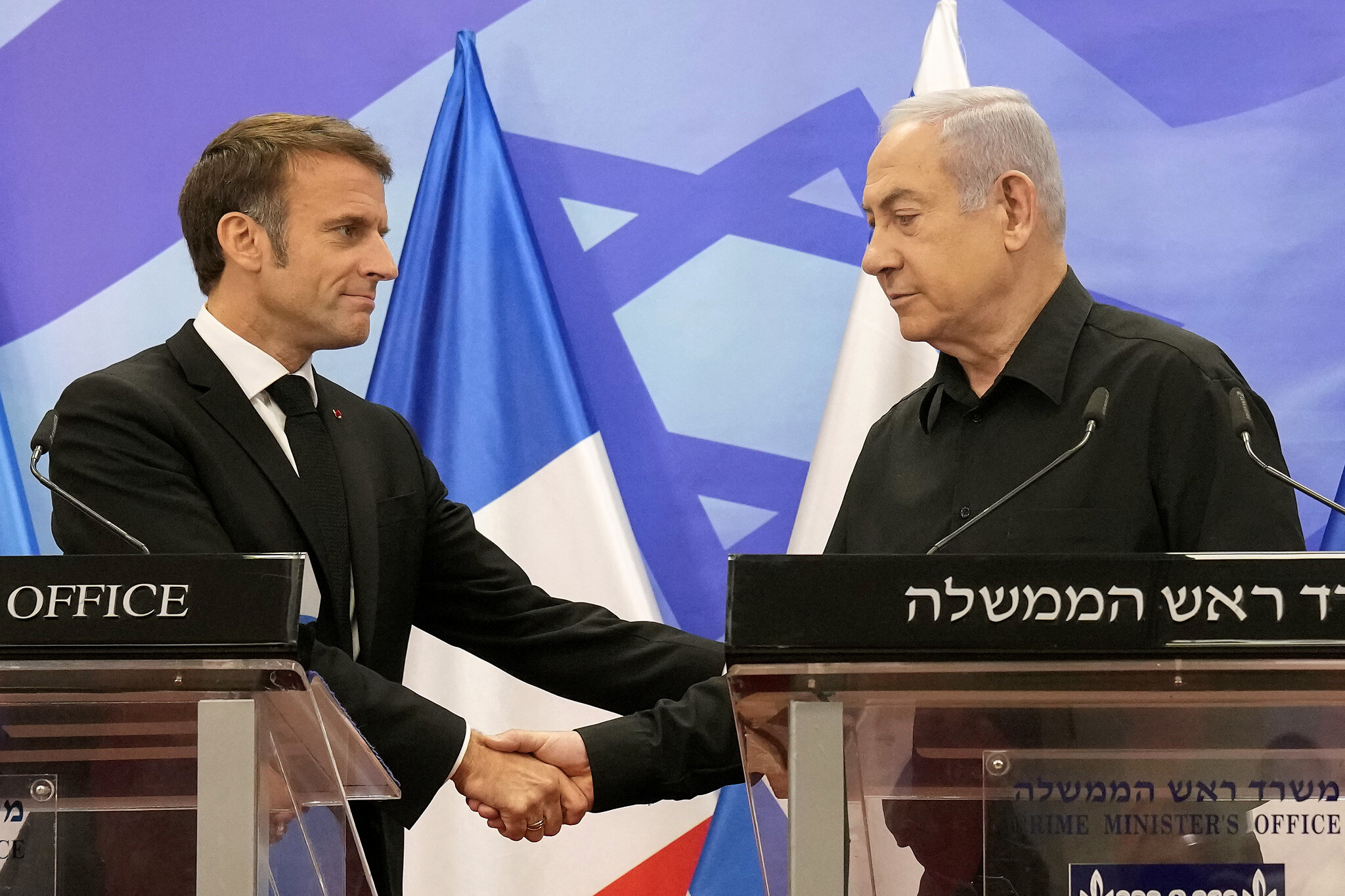 E. Macron ose des reproches à Tel-Aviv : B. Netanyahu lui vole dans les plumes !