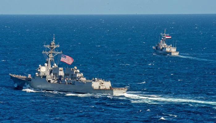 Blocus yéménite du trafic maritime en mer Rouge : Des destroyers US ciblés par des missiles