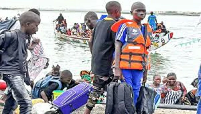 Migration clandestine : La Marine royale porte assistance à une pirogue au large de Dakhla