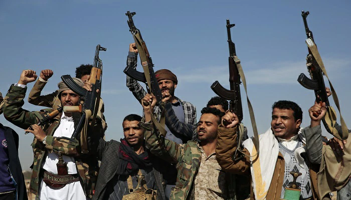 Un nouveau cargo ciblé par l’armée yéménite : Le Centcom minore l’attaque