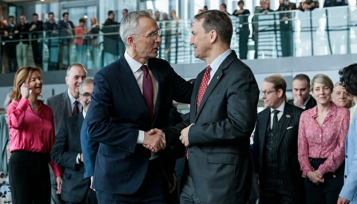 L’OTAN s’agite aux frontières de la Russie : Le soutien à Kiev réaffirmé…