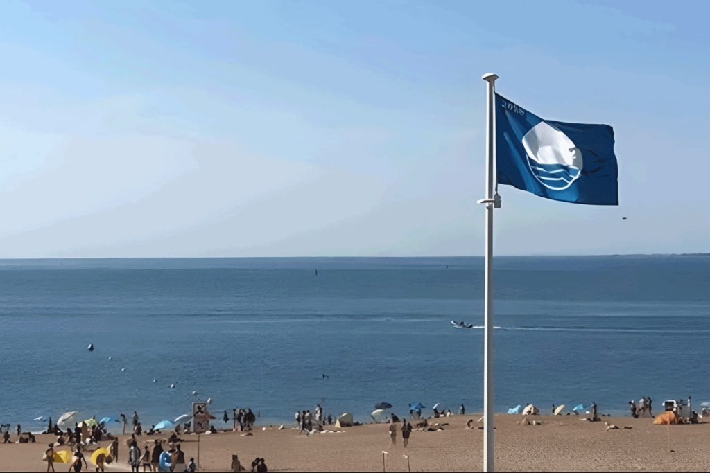 “Plages Propres 2024” : Bouznika hisse le Pavillon Bleu pour la 18ème année consécutive 