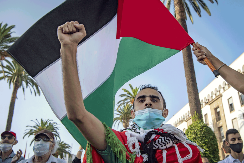 Escale d’un navire de guerre israélien à Tanger: Des milliers de Tangérois dénoncent la barbarie sioniste