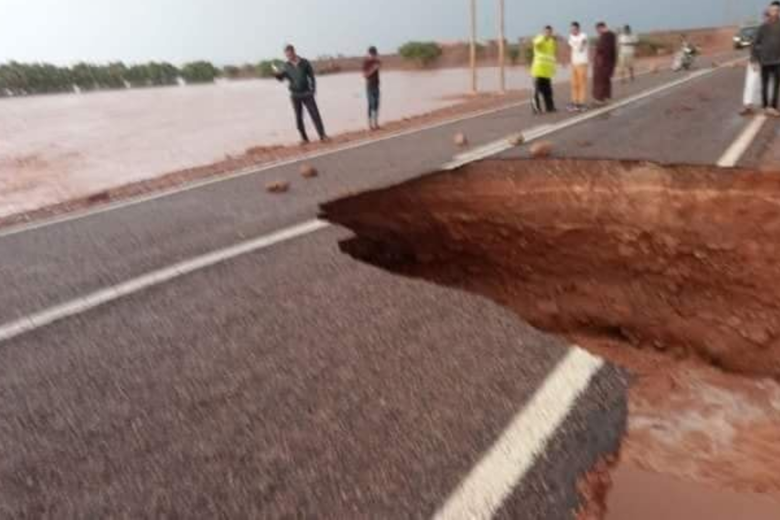 Les crues du Draa redonnent espoir à la région : Plus de 7 millions de mètres cubes déversées dans le Mansour Eddahbi
