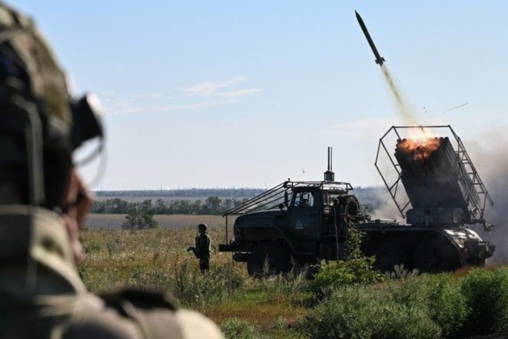 Face à la résistance russe à Koursk : Des soldats ukrainiens se rendent...