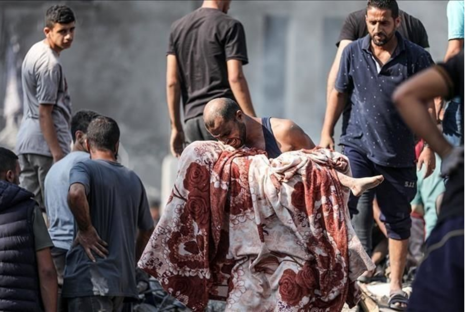 Un an après, l’armée sioniste pilonne toujours les civils : La résistance réplique en ciblant Tel-Aviv