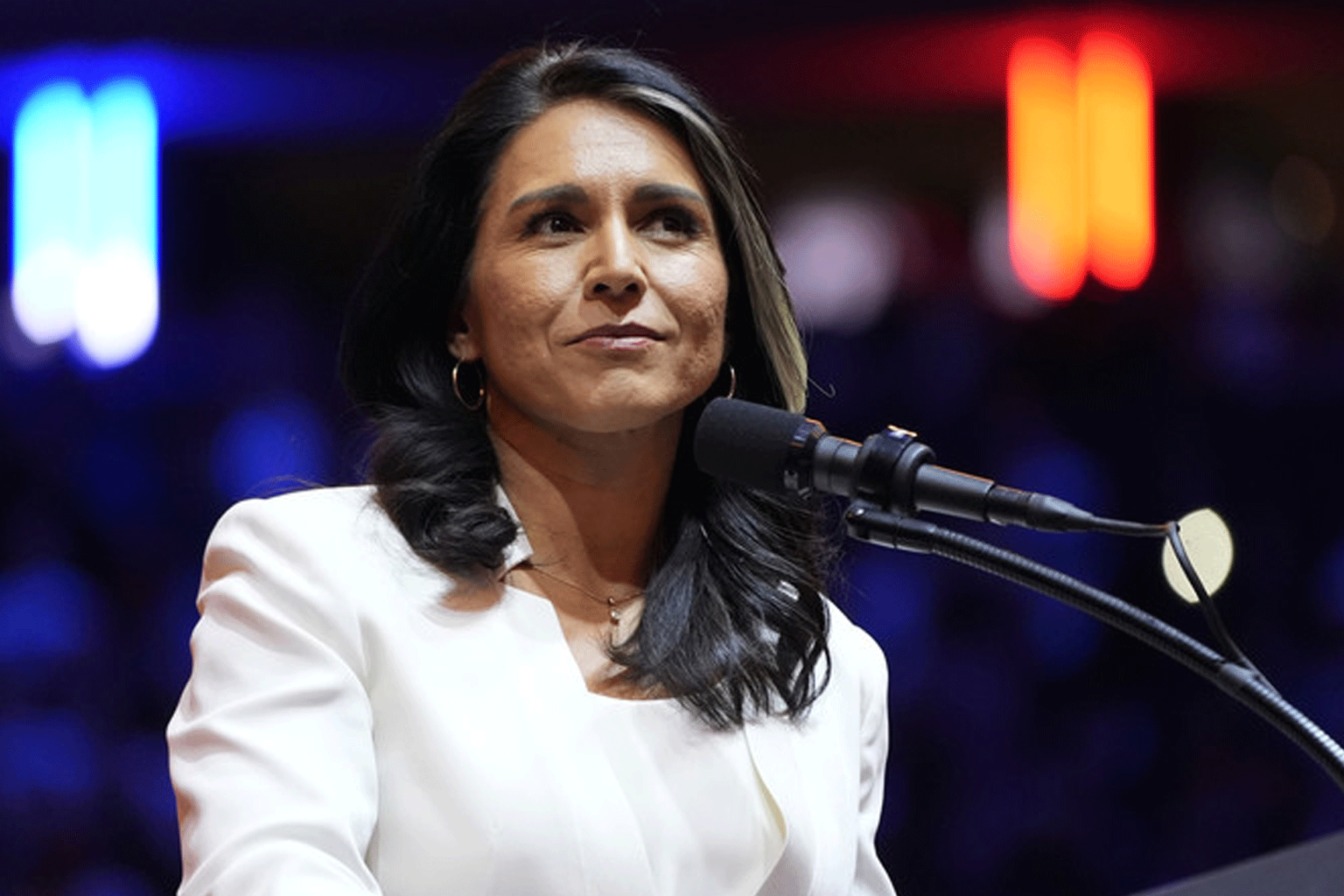 T. Gabbard affiche un « isolationnisme » tout en muscles
