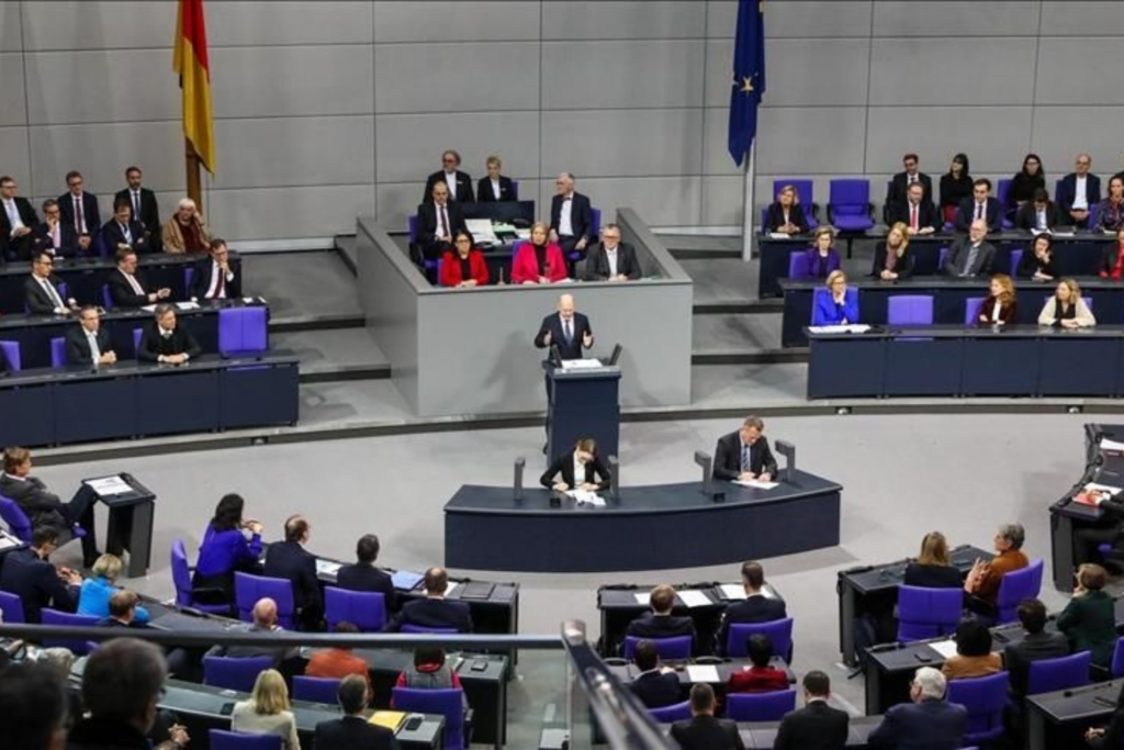 O. Scholz perd la confiance du Bundestag : Des élections programmées en février. L’étoile de F. Merz en pleine ascension