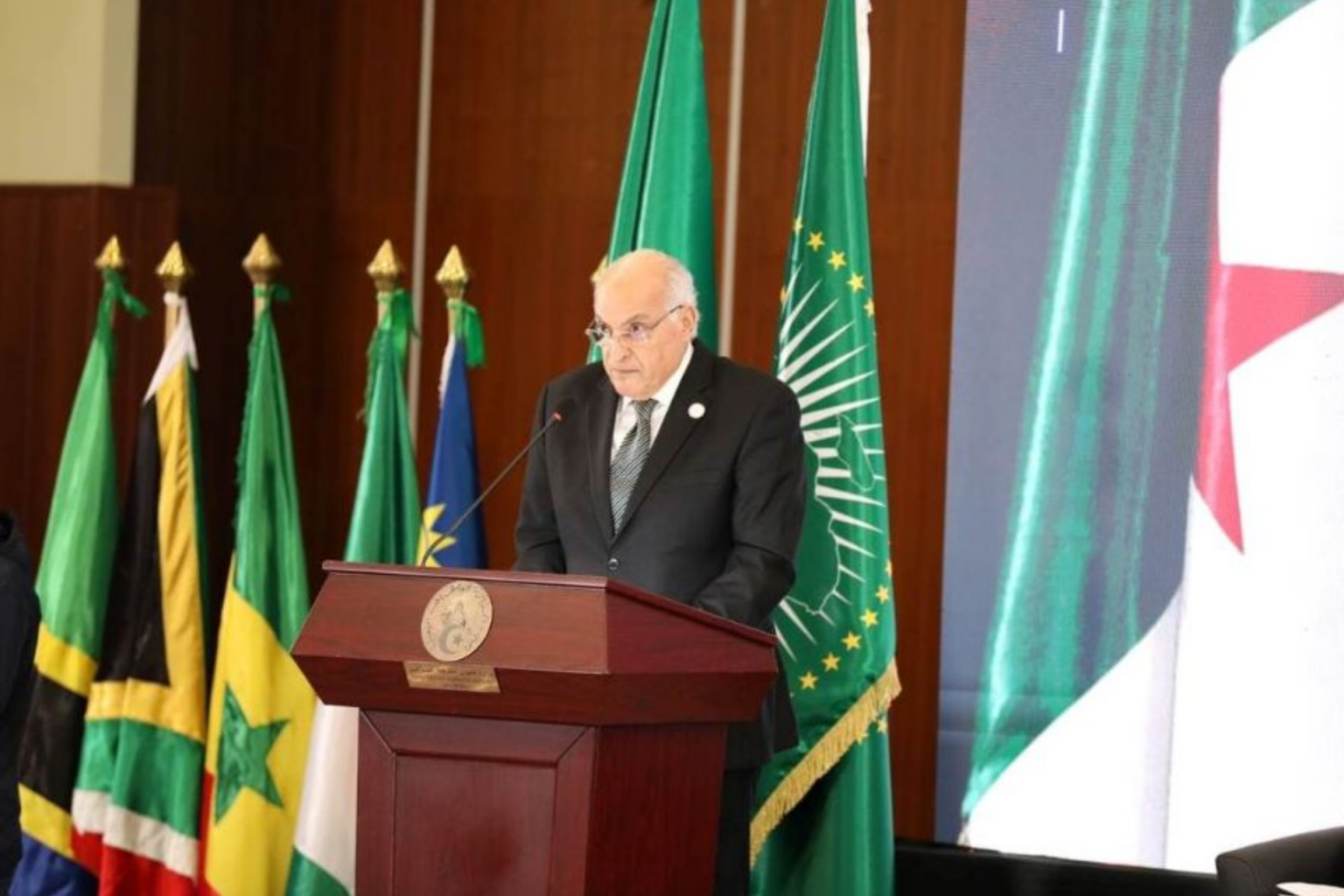 Dossier saharien : L’Algérie manœuvre toujours. Le « processus d’Oran » lancé
