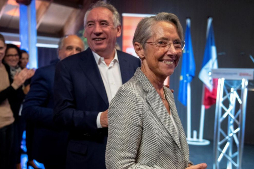 Le Gouvernement de F. Bayrou connu : Des revenants et des novices...Une mixture pour durer ?