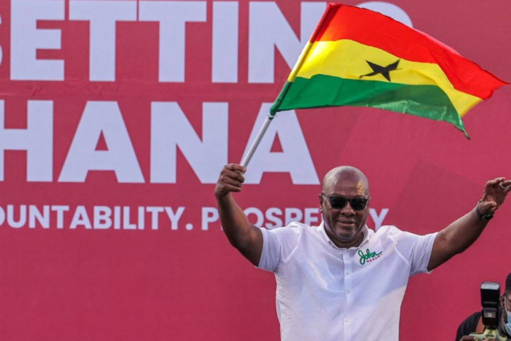 Présidentielle au Ghana : L’opposant J. Dramani Mahama vole la vedette à M. Bawumia. Un retour à la tête de l’Etat aux couleurs de la réforme