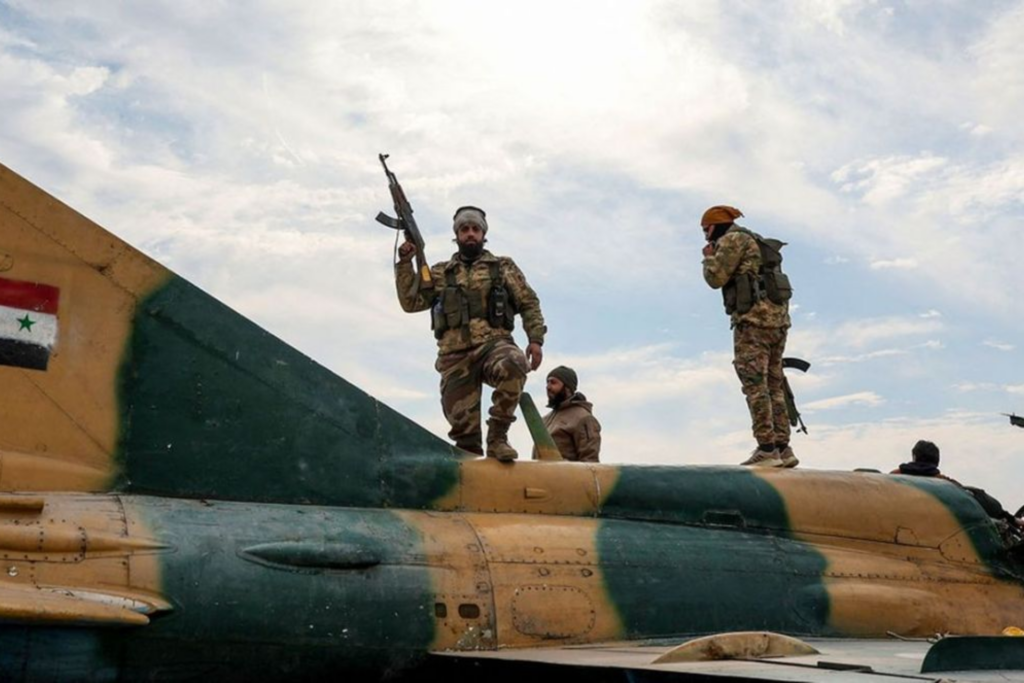 Séisme en Syrie : La diplomatie marocaine garde le silence. Des drapeaux marocains brandis par des jihadistes