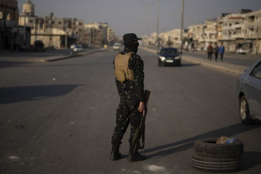 La boite de Pandore s’ouvre en Syrie : Parallèlement à la chasse aux Alaouites à Tartous. HTC veut faire la paix avec Israël qui poursuit ses incursions 