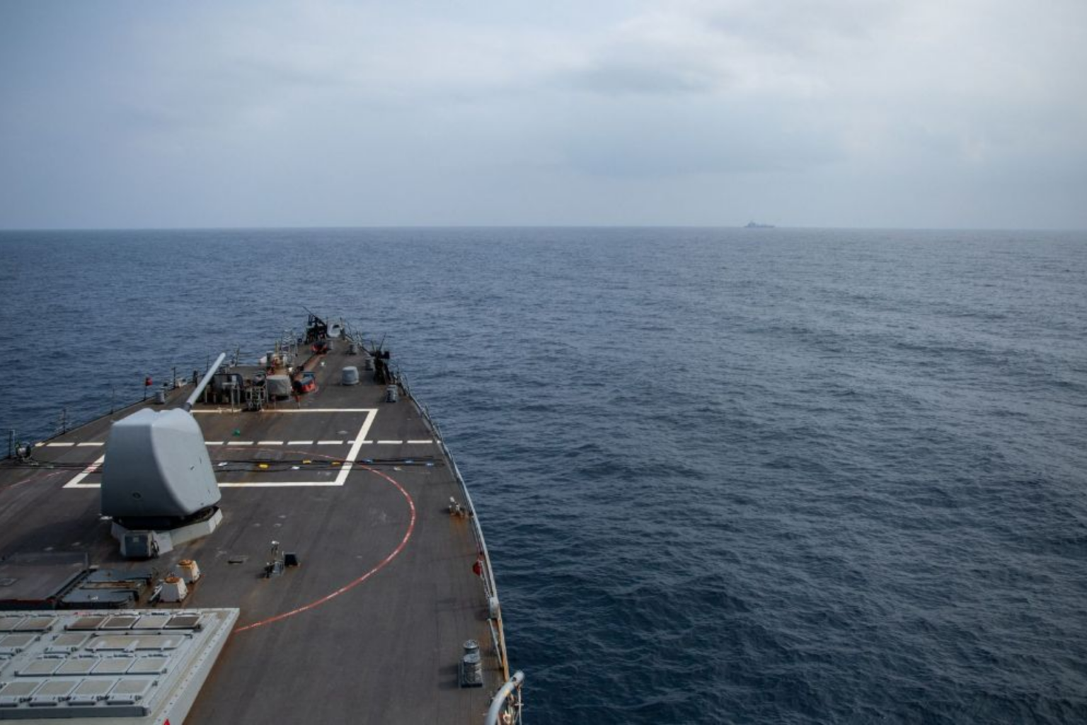 Des destroyers américains ciblés dans le golfe d’Aden. Des drones lancés contre Israël