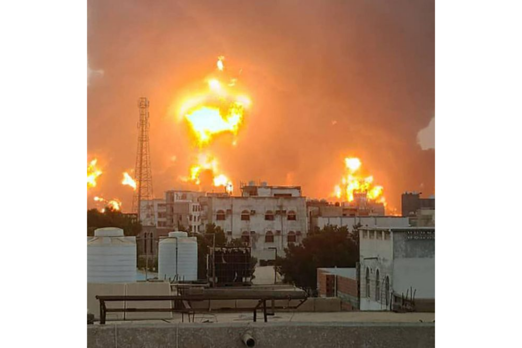 Raids israéliens contre le Yémen : Des missiles lancés par Sanaa sur Tel-Aviv. La diagonale de l’escalade prend une autre dimension