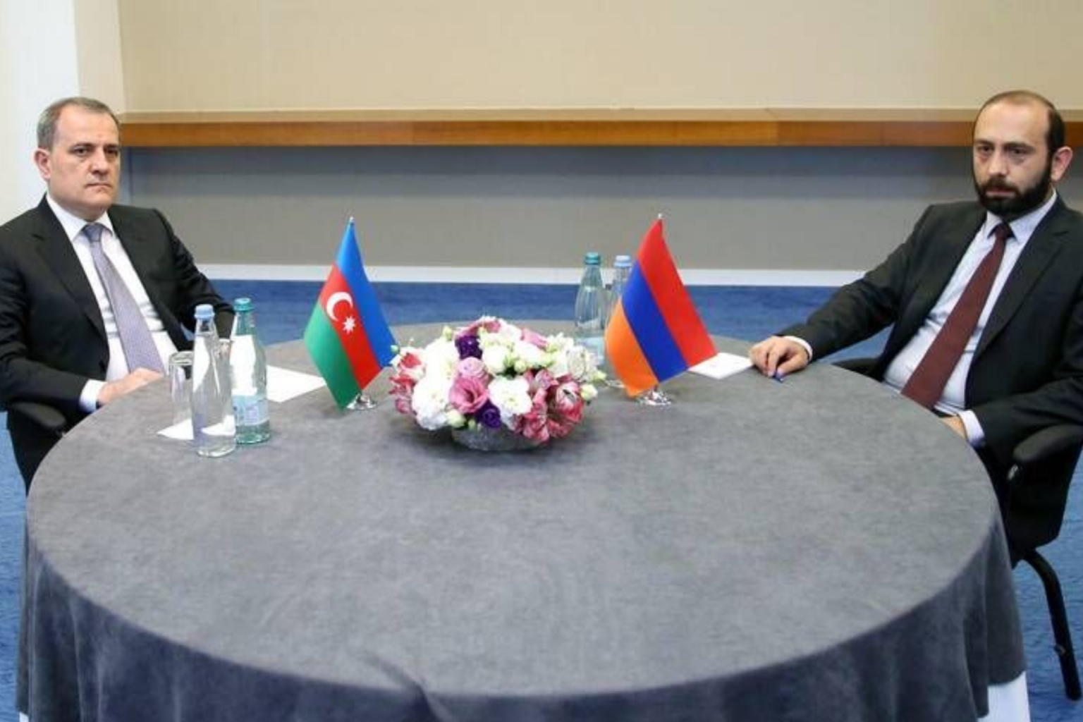 Vers un dégel entre Bakou et Erevan : Retrouvailles autour du « Carrefour de la paix ». Le chef de la diplomatie arménienne y croit
