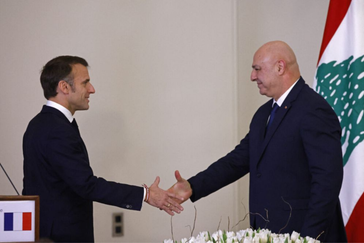 Après A. Guterres : E. Macron à Beyrouth, épauler la transition au Liban...