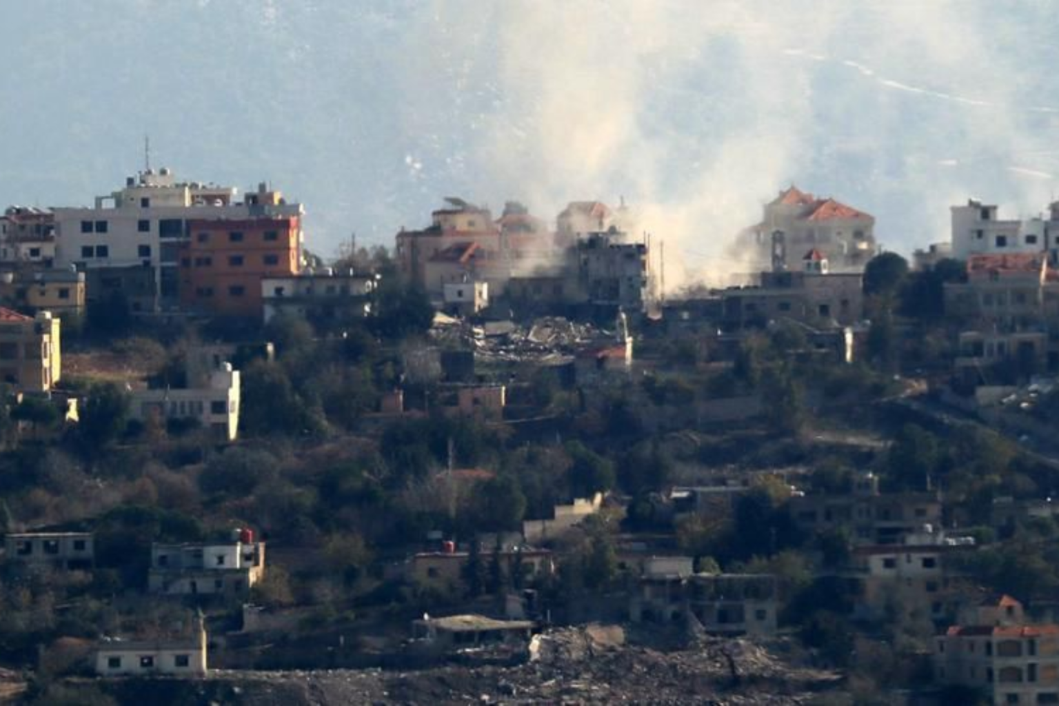 Israël viole le cessez-le-feu avec le Liban : Le Hezbollah toujours intransigeant. La diplomatie saoudienne met en garde Tel-Aviv