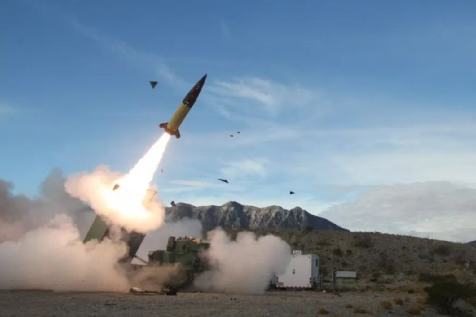 L’armée russe toujours à la manœuvre à Donetsk : Frappes massives contre des infrastructures ukrainiennes