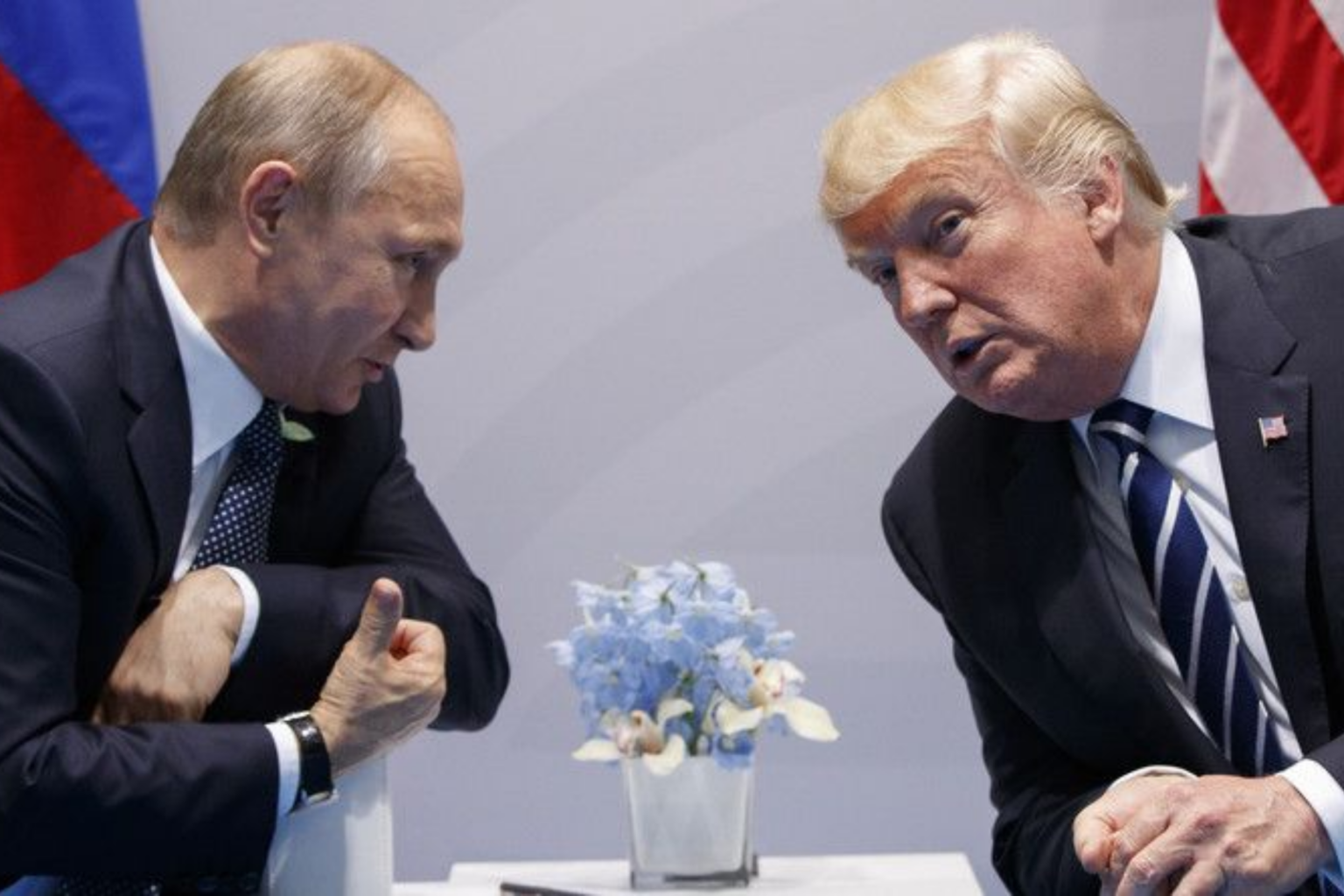 Face à la Russie : D. Trump souffle le chaud et le froid. Pas de quoi désarçonner le Kremlin