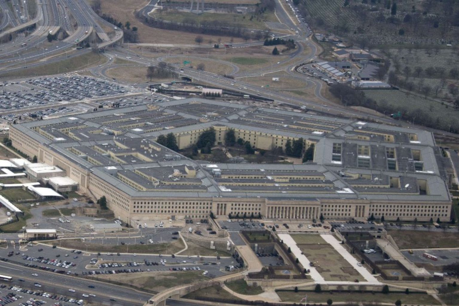 D. Trump veut voir clair dans le budget du Pentagone : Dénonçant des investissements dans des armes obsolètes. E. Musk joue sur un terrain miné...