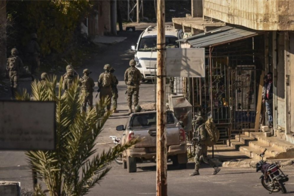 La Syrie, fragilisée, attise les convoitises : V. Poutine s’est entretenu avec A. el-Charaa. Qui pour endiguer l’invasion israélienne ?
