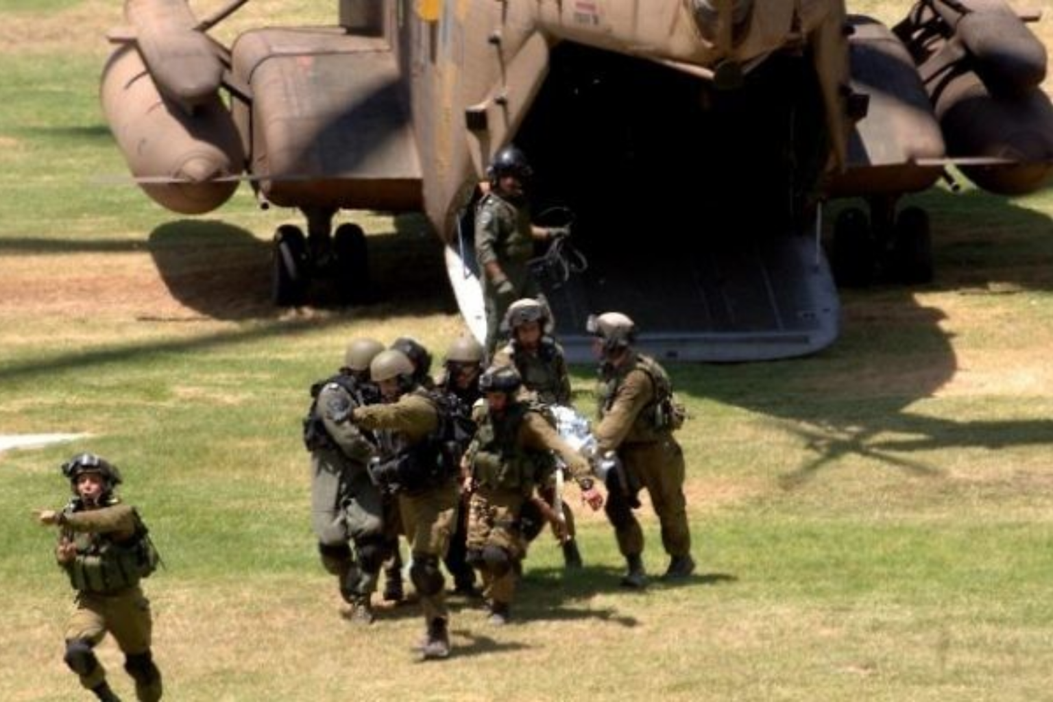 Armée sioniste : Un ex-pilote de chasse israélien déballe tout et appelle à poursuivre les génocidaires !