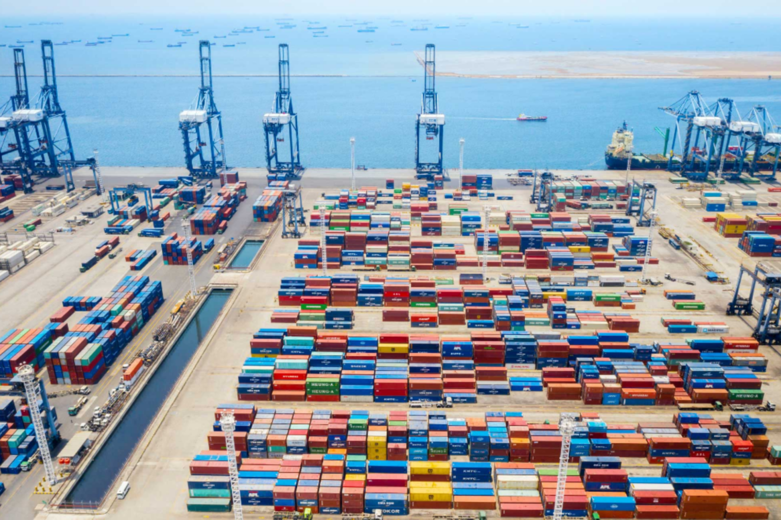 Import-Export : Balance commerciale. Le déficit augmente à fin février
