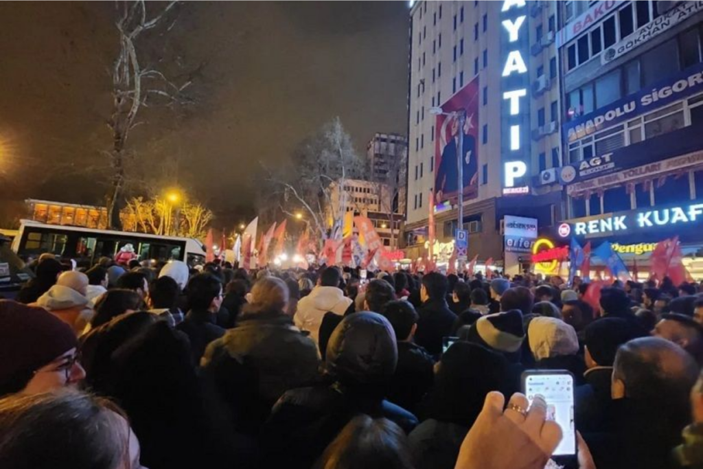 Tension politique en Turquie : Pour écarter son rival à la présidentielle. R .T. Erdogan jette en prison le maire d’Istanbul