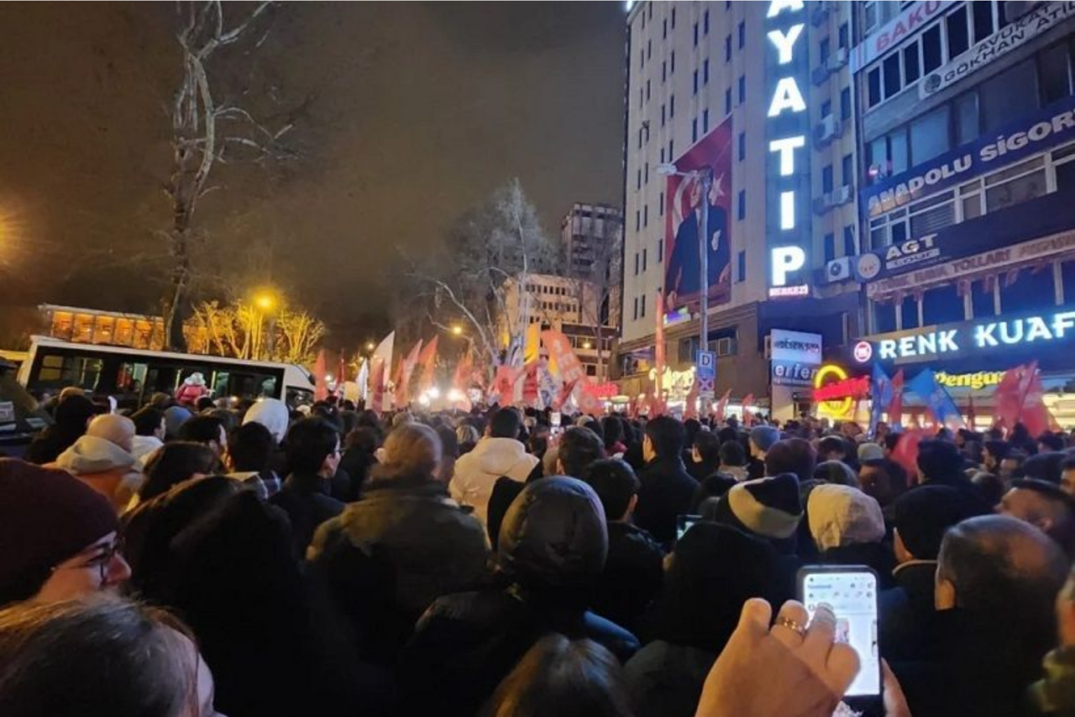 Tension politique en Turquie : Pour écarter son rival à la présidentielle. R .T. Erdogan jette en prison le maire d’Istanbul