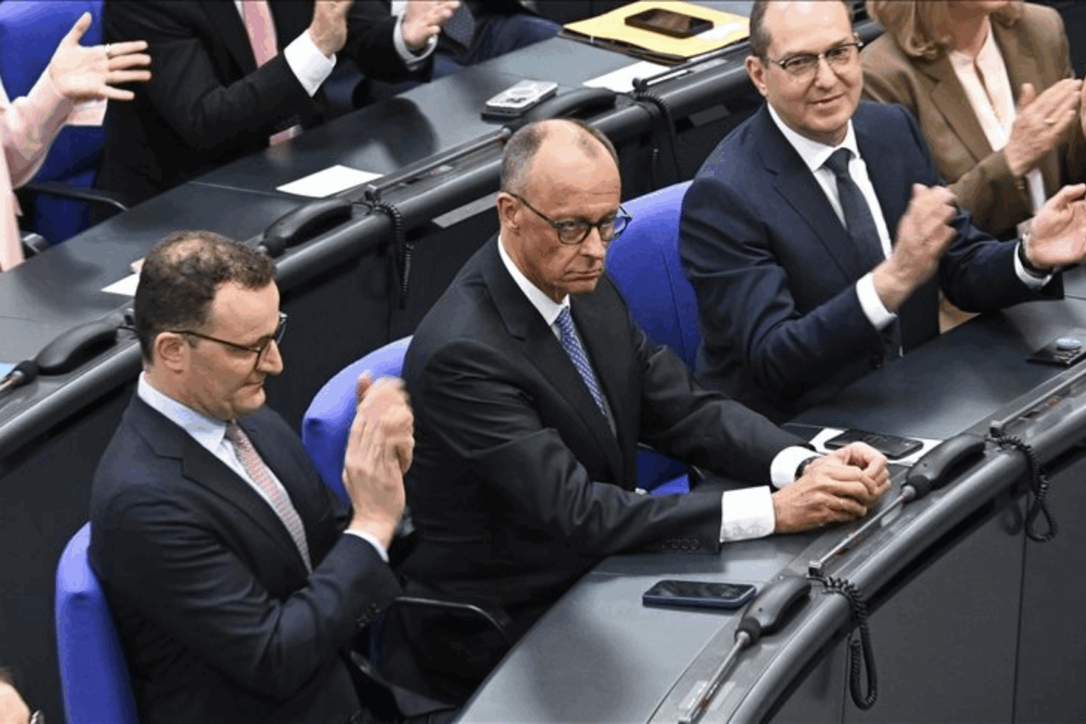 L’Allemagne change de tête : F. Merz succède à O. Scholz. La poussée de la droite en Europe se confirme...