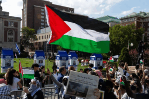 Solidarité avec la Palestine dans les campus US. En dépit de la répression, Columbia n’a pas perdu son âme. C. Shipman huée par les étudiants