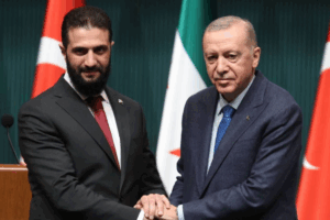 Transition chaotique en Syrie : Pour éviter une confrontation directe sur le sol syrien, Ankara et Tel-Aviv disposent d’une ligne directe