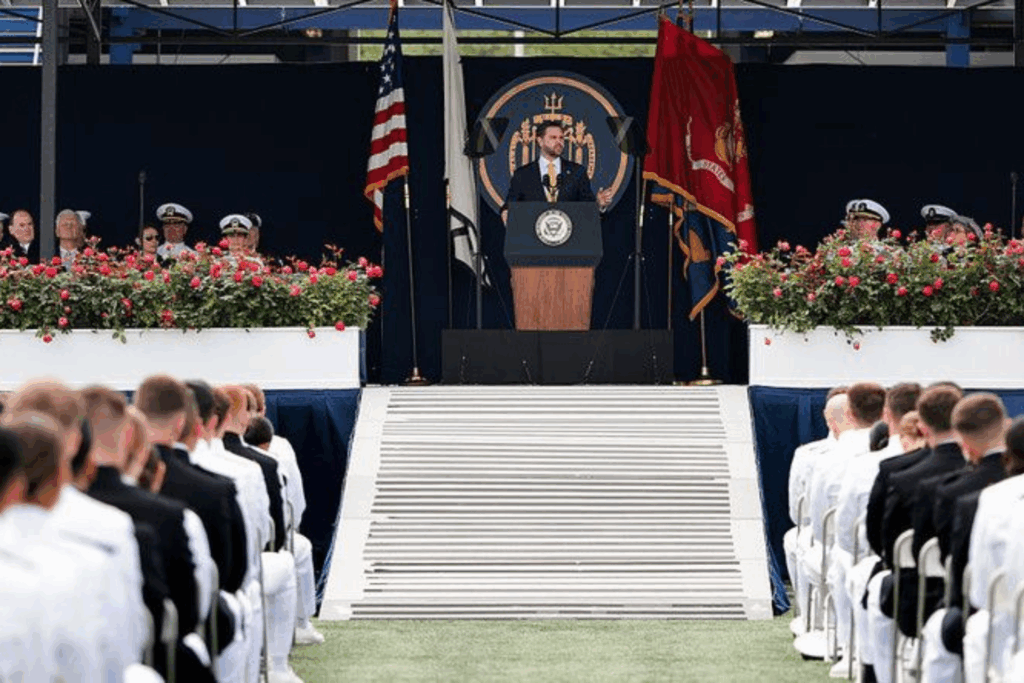 Domination US : A l’Académie navale d’Annapolis, J.D Vance secoue les certitudes des Américains