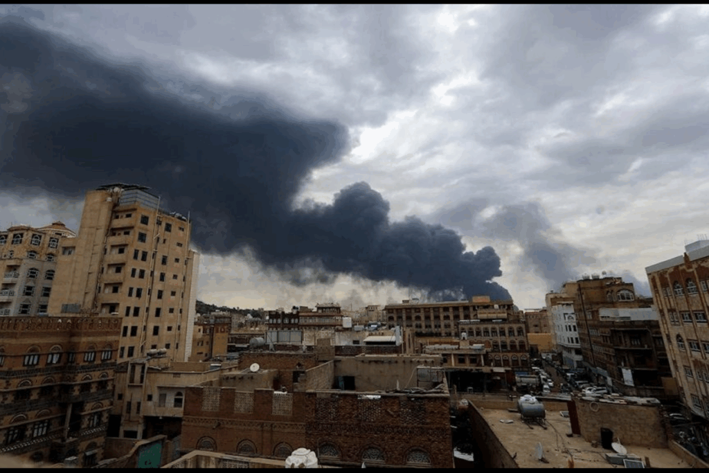 Sanaa persiste dans son soutien à la cause palestinienne : Raids sionistes sur les ports de Hodeïda