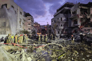 Guerre irano-israélienne : Les missiles iraniens dévastent les sites sionistes stratégiques. D. Trump se donne une semaine de plus...