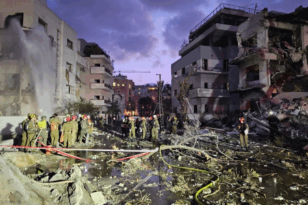 Guerre irano-israélienne : Les missiles iraniens dévastent les sites sionistes stratégiques. D. Trump se donne une semaine de plus...