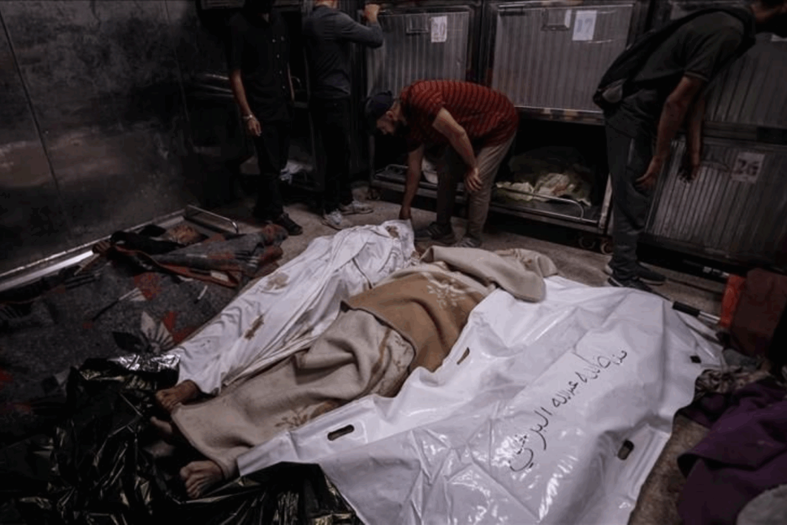 Alors que le monde se tourne vers l’Iran : Israël continue à exécuter les Gazaouis...