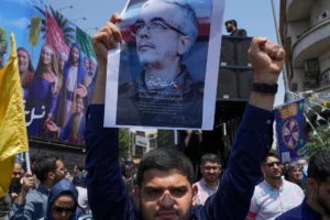 L’Iran se relève des frappes israélo-américaines : La chasse aux agents « infiltrés » lancée