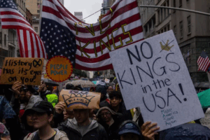 Restrictions migratoires aux USA : Les Américains battent le pavé. La politique de D. Trump décriée