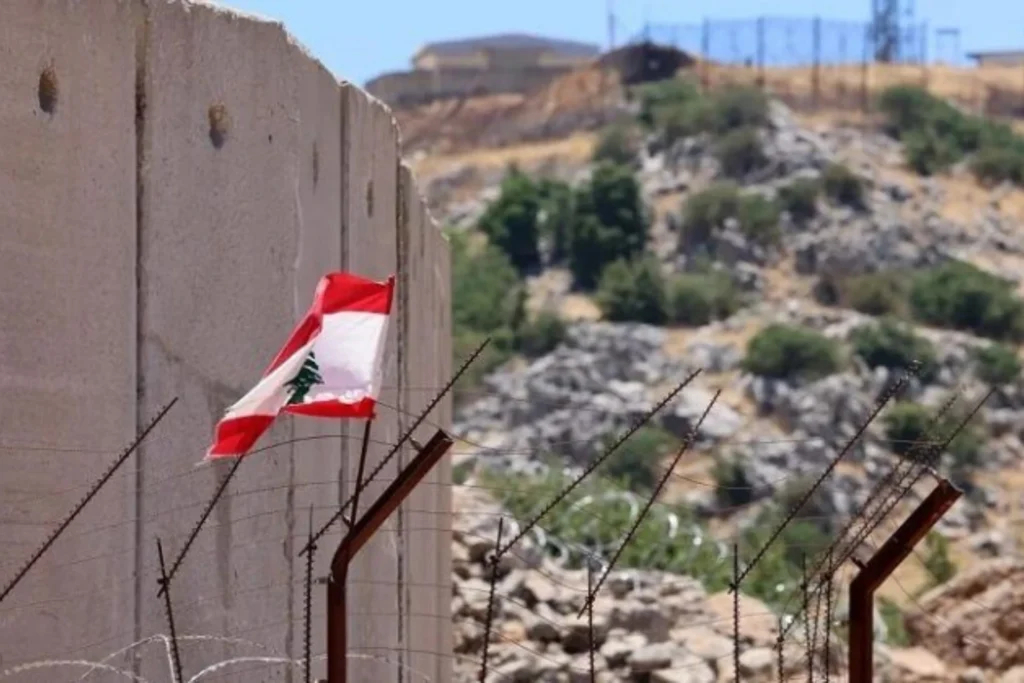 Israël viole toujours la trêve avec le Liban : Un martyr de plus à Al Mansoui. La FINUL gaze la population d’Aiteet...
